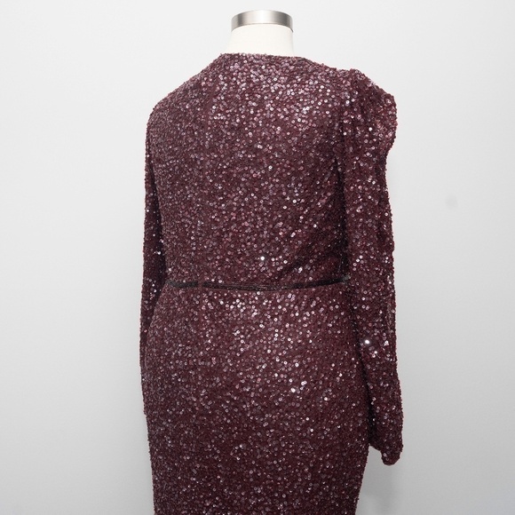 Mac Duggal. Puff Shoulder Sequined Surplice Gown. - Picture 5 of 16